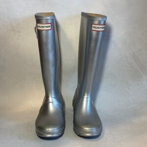 Hunter Metallic Silver Tall Rain Boots, size 4, Girls, GUC